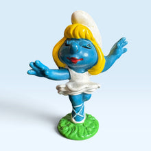 Vintage BALLERINA smurfette 1977