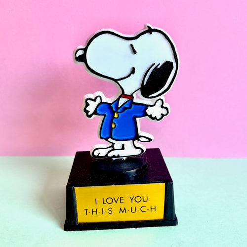 Vintage Snoopy I Love You Statue Trophy