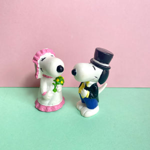 Vintage Snoopy And Belle Wedding Cake Toppers