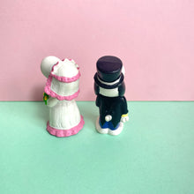 Vintage Snoopy And Belle Wedding Cake Toppers