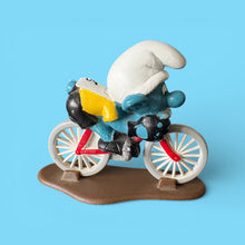 Vintage Cyclist Super Smurf 40501 with base