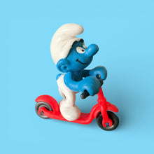 Vintage Scooter Super Smurf 40230