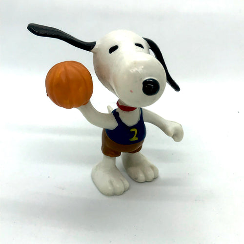 Snoopy Vintage Vinyl Figure - BASKETBALL