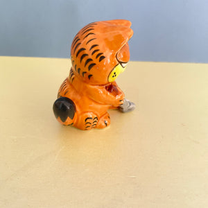 Vintage Ceramic Garfield the Cat Golf figure